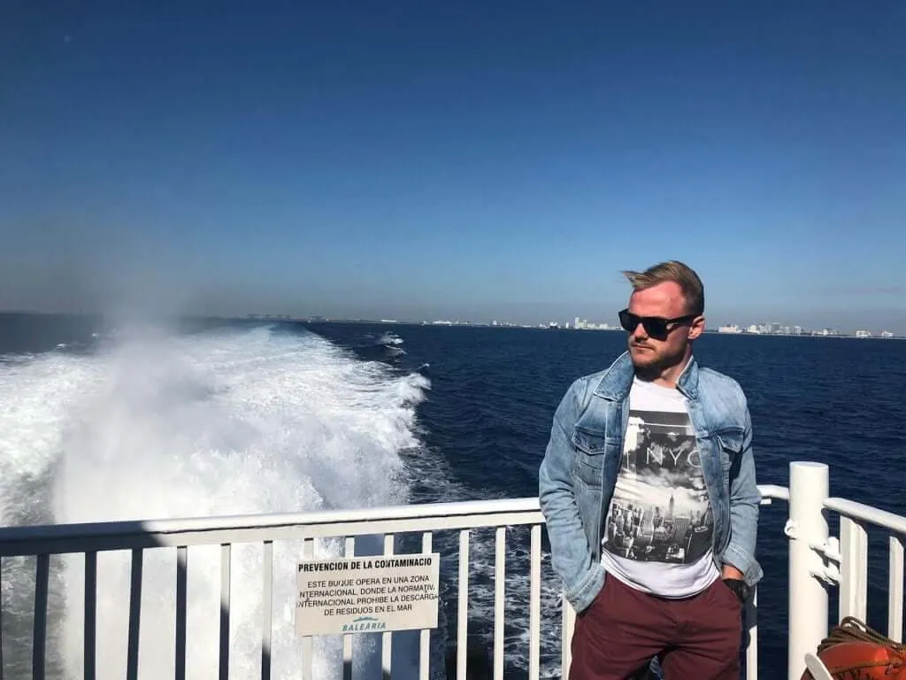 Fast boat ride to Bahamas