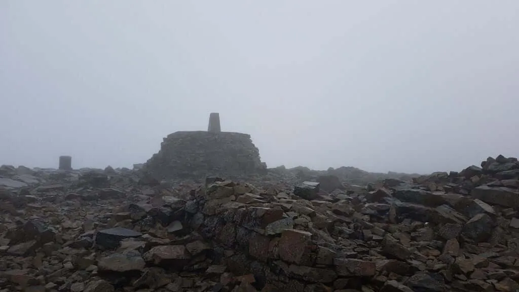 This is how the top looks like, with lots of stones around