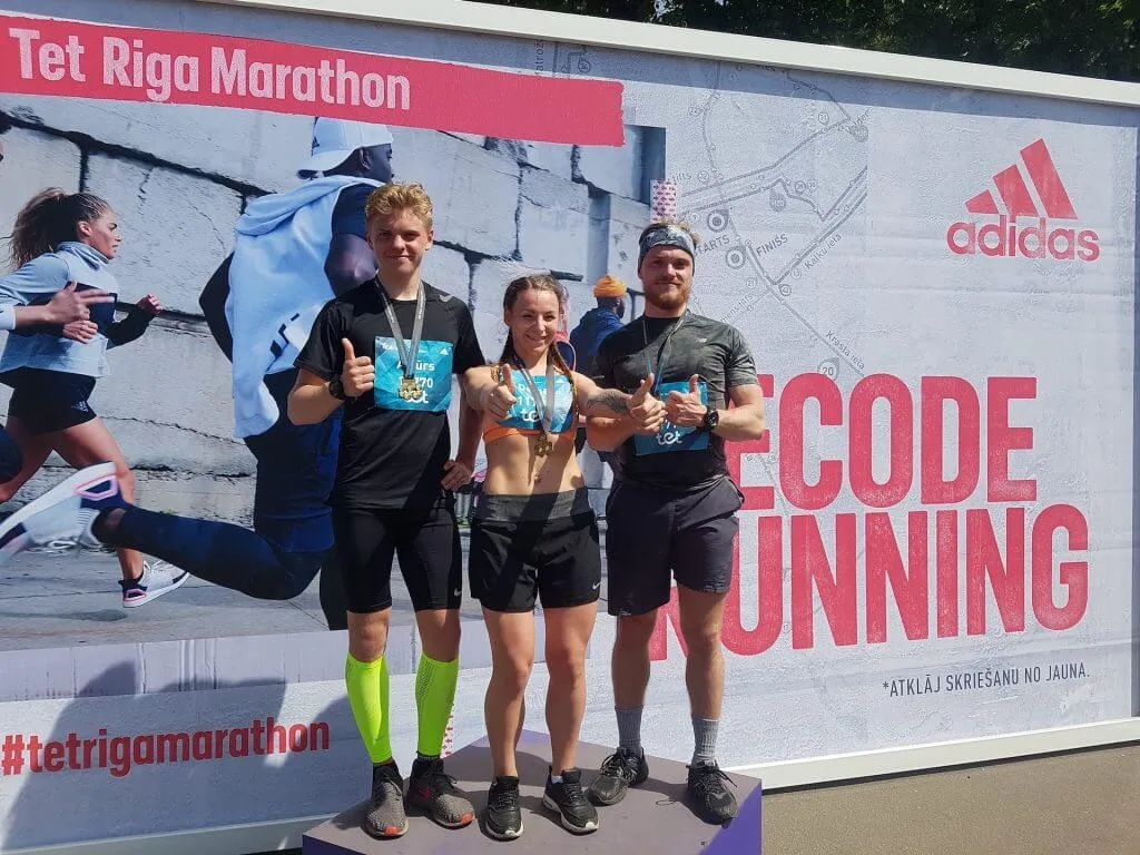 Receive and give motivation to everyone from the running
