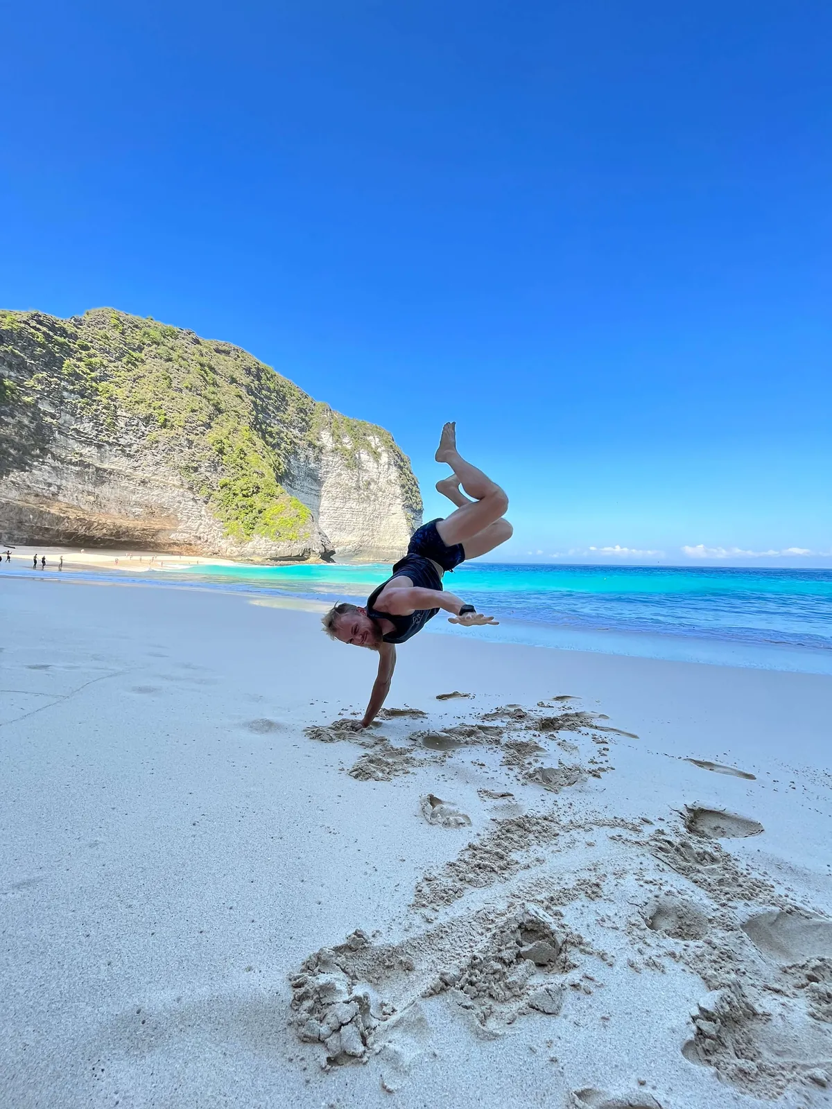 Nusa Penida handstand