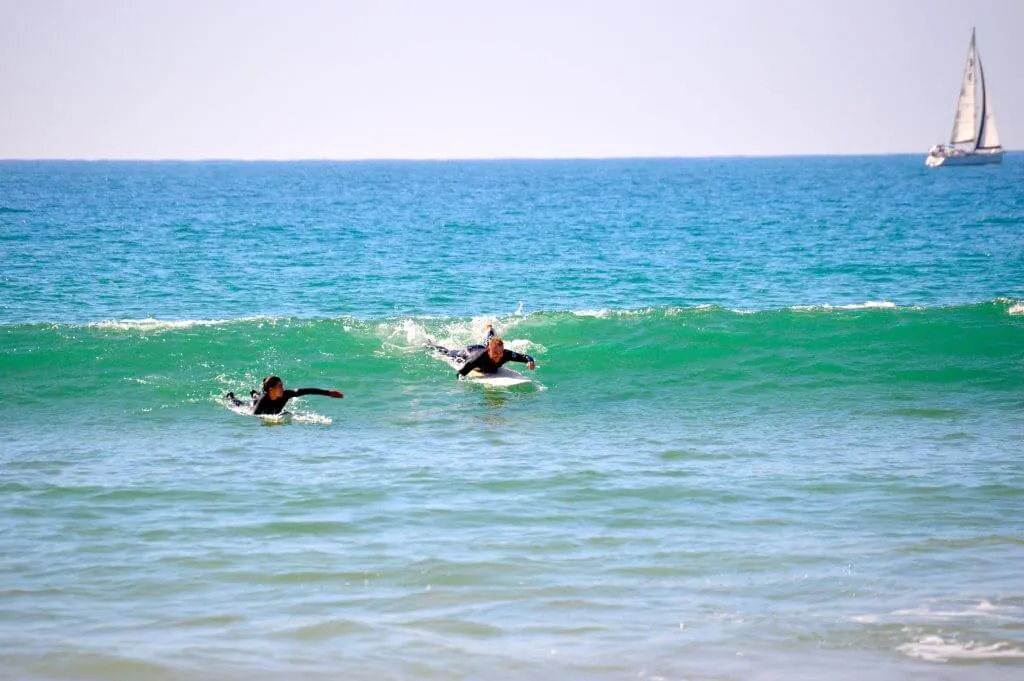 Surfing waves 1