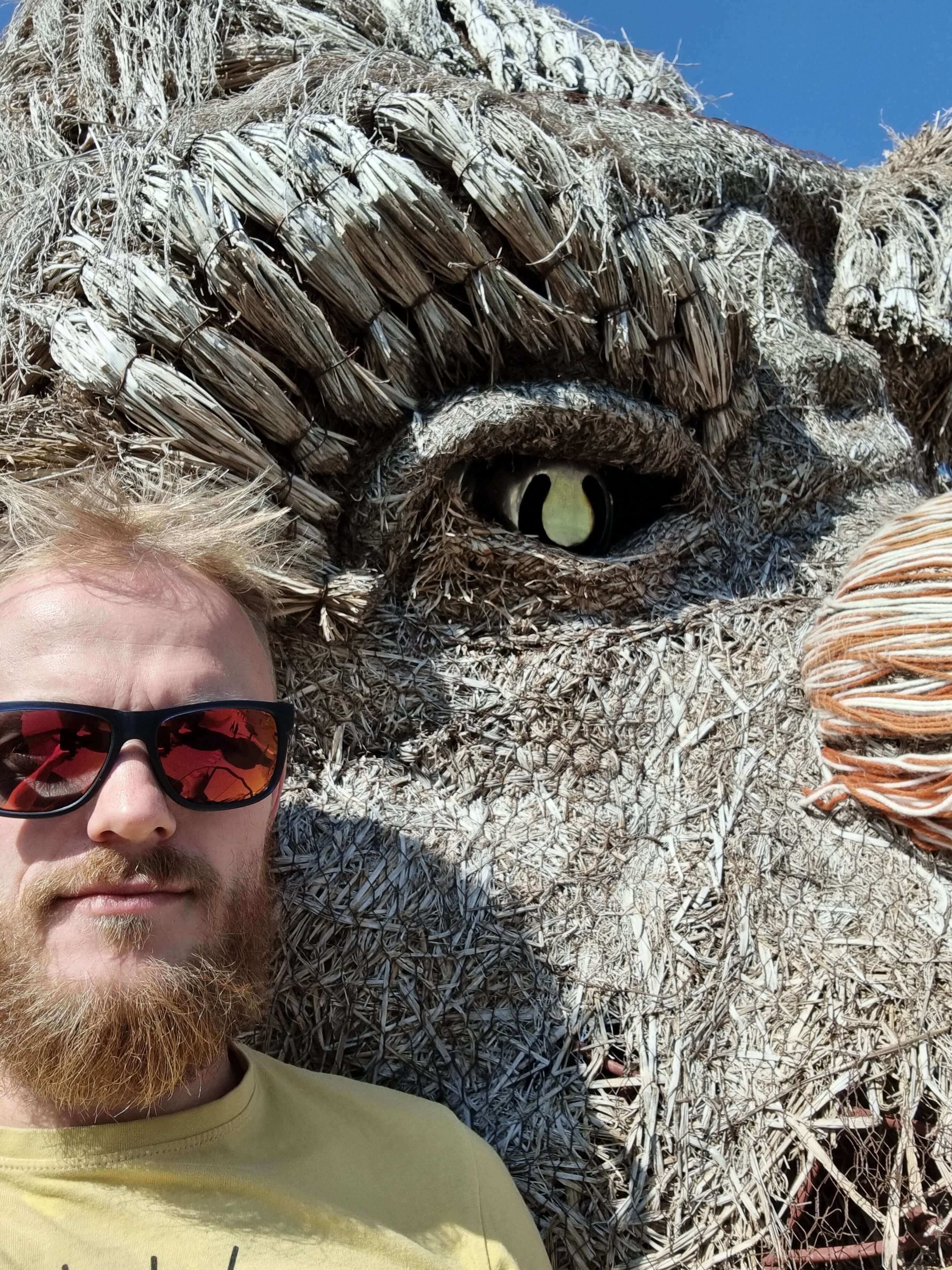 Gorilla sculpture selfie